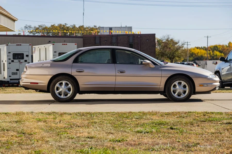 1995 Oldsmobile Aurora - Image 9 of 30