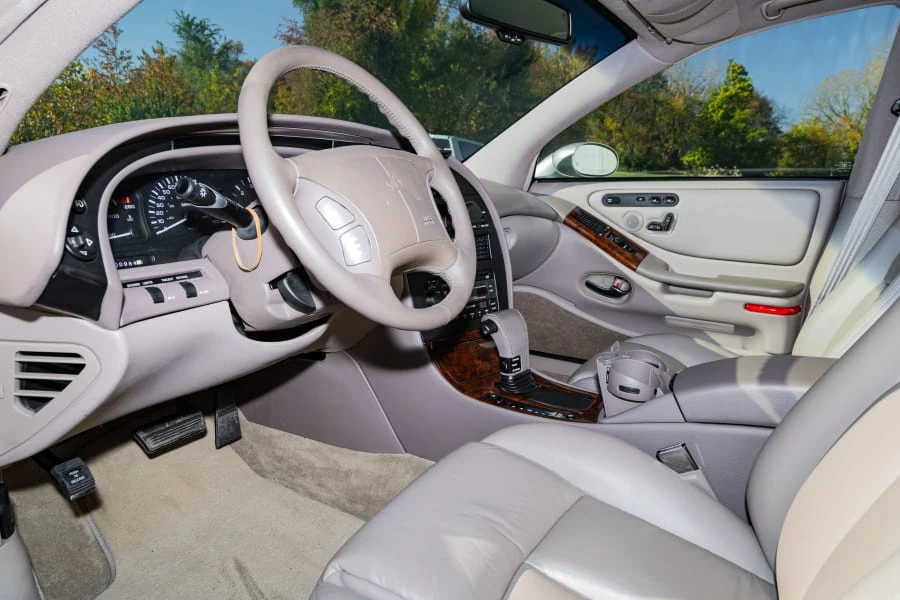 1995 Oldsmobile Aurora - Image 13 of 30