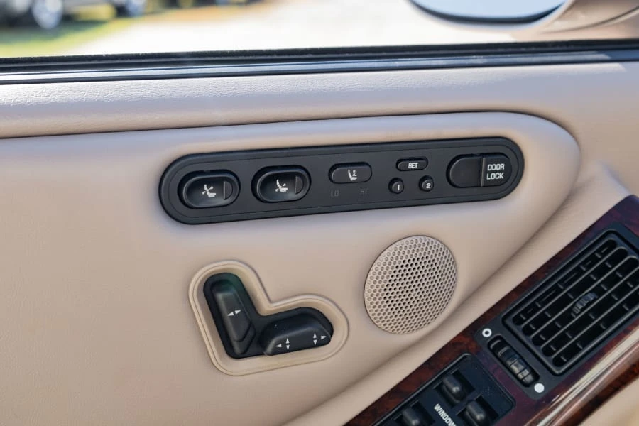 1995 Oldsmobile Aurora - Image 17 of 30