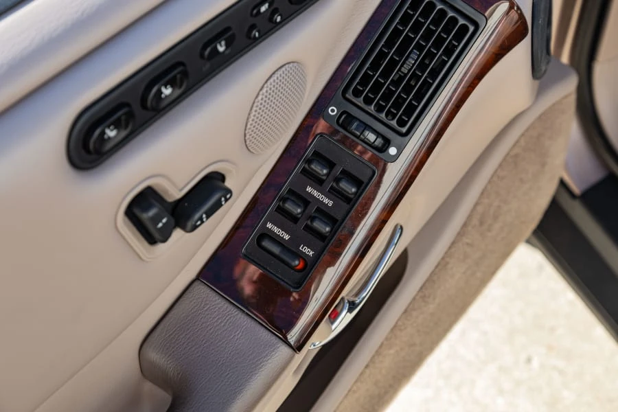 1995 Oldsmobile Aurora - Image 24 of 30