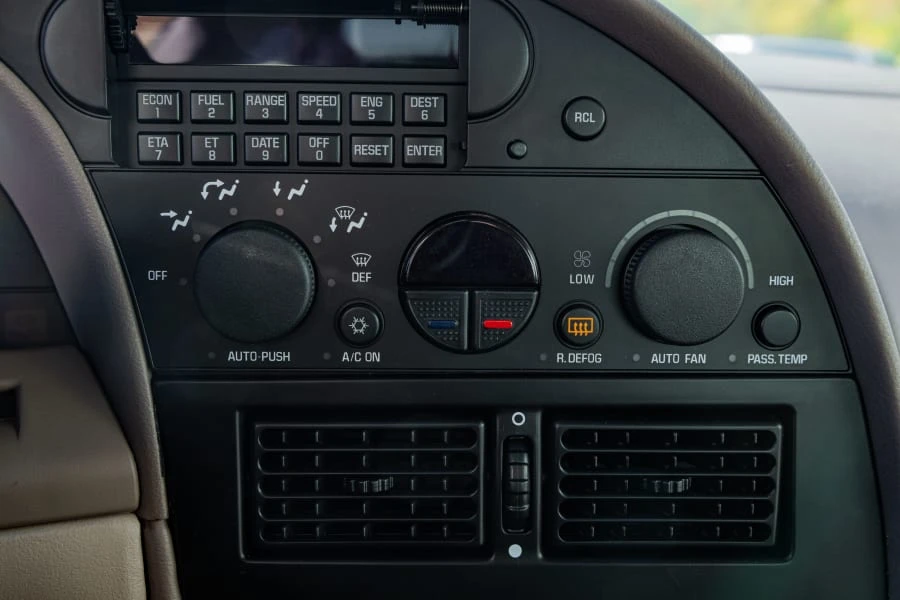 1995 Oldsmobile Aurora - Image 25 of 30