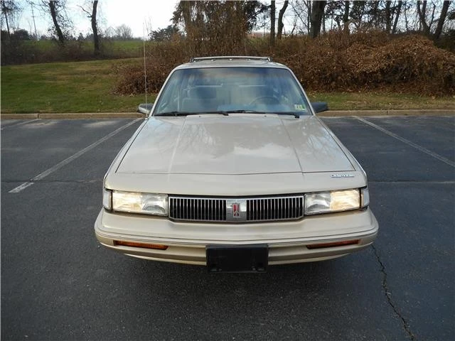 1995 Oldsmobile Cutlass Ciera - Image 11 of 12
