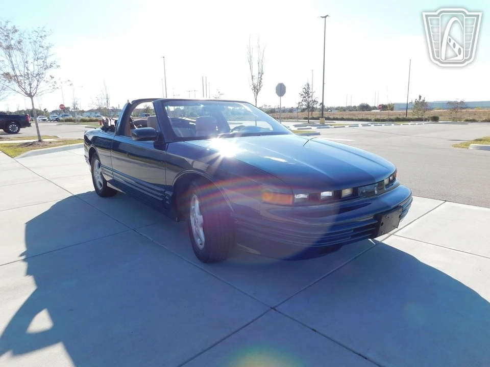 1995 Oldsmobile Cutlass Ciera - Image 11 of 12
