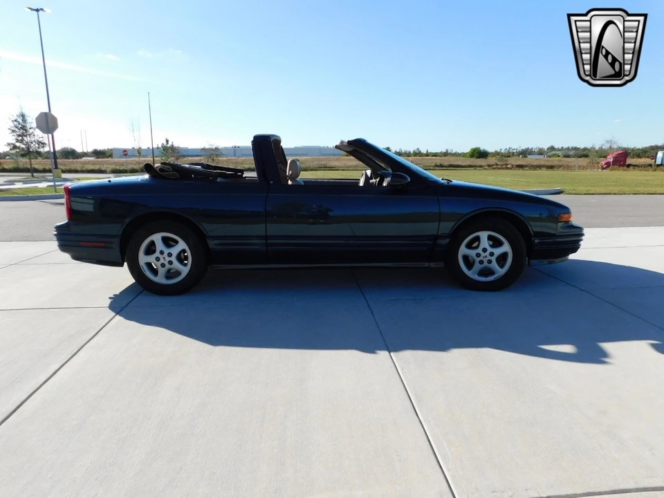 1995 Oldsmobile Cutlass Ciera - Image 4 of 12