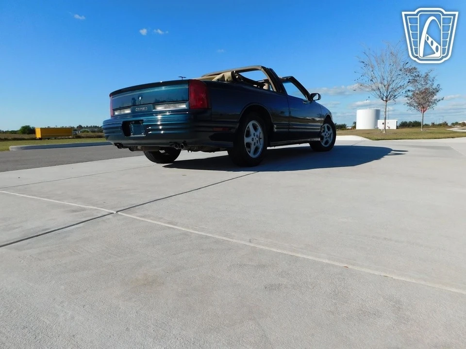 1995 Oldsmobile Cutlass Ciera - Image 17 of 21
