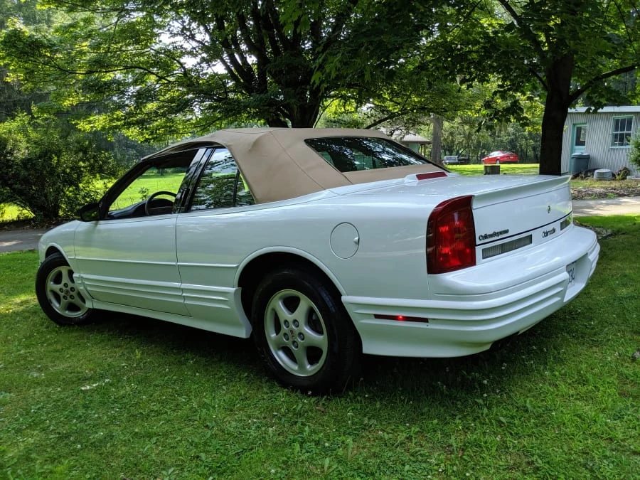1995 Oldsmobile Cutlass Ciera - Image 2 of 11