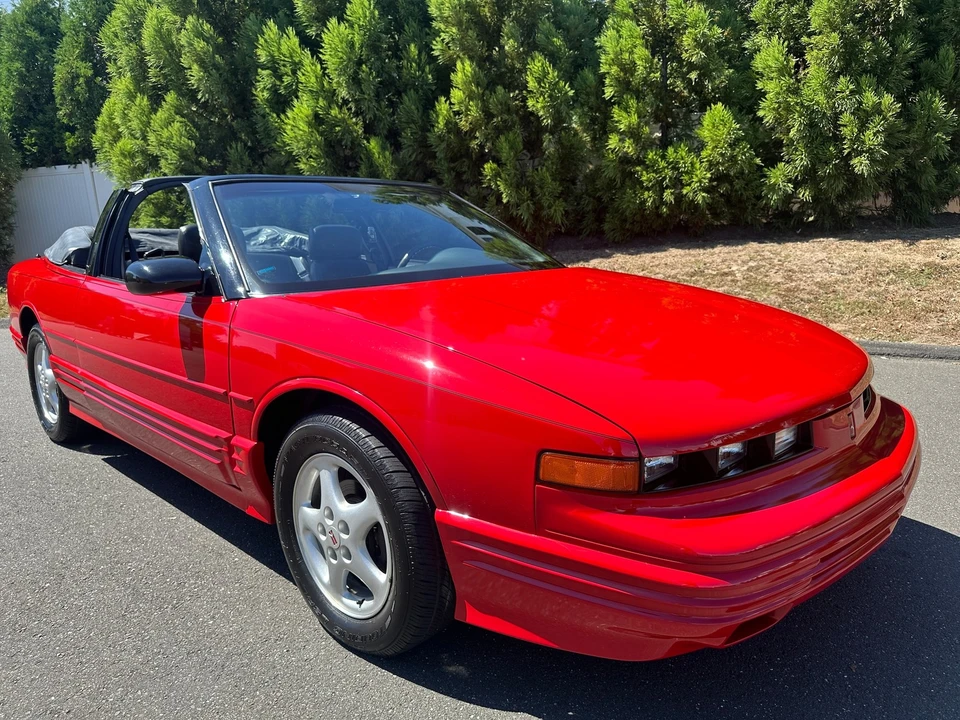 1995 Oldsmobile Cutlass Supreme - Image 4 of 31
