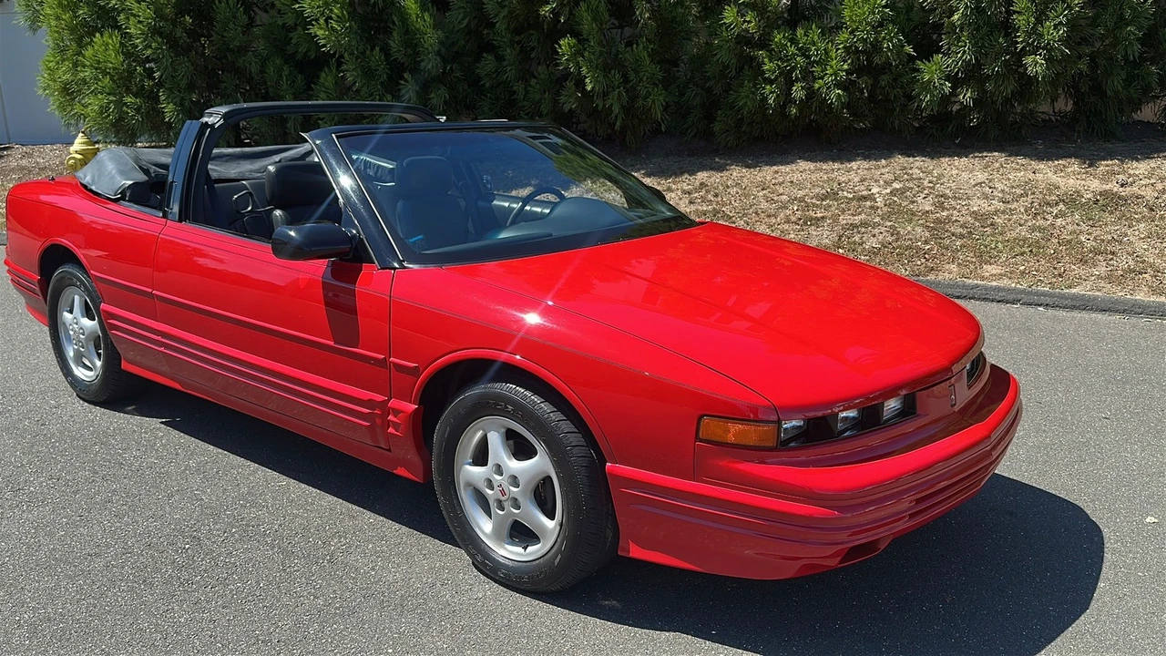 1995 Oldsmobile Cutlass Supreme - Image 11 of 31