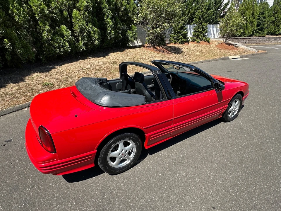 1995 Oldsmobile Cutlass Supreme - Image 9 of 31