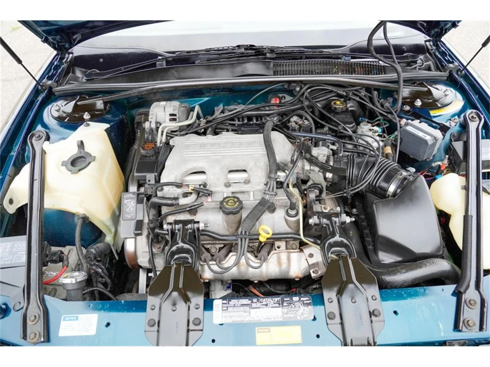 1995 Oldsmobile Cutlass Supreme - Image 21 of 31