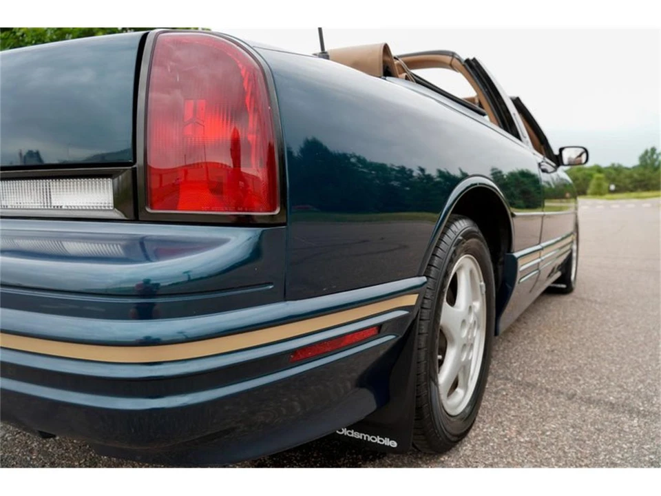 1995 Oldsmobile Cutlass Supreme - Image 31 of 31