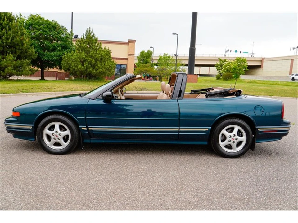 1995 Oldsmobile Cutlass Supreme - Image 7 of 31