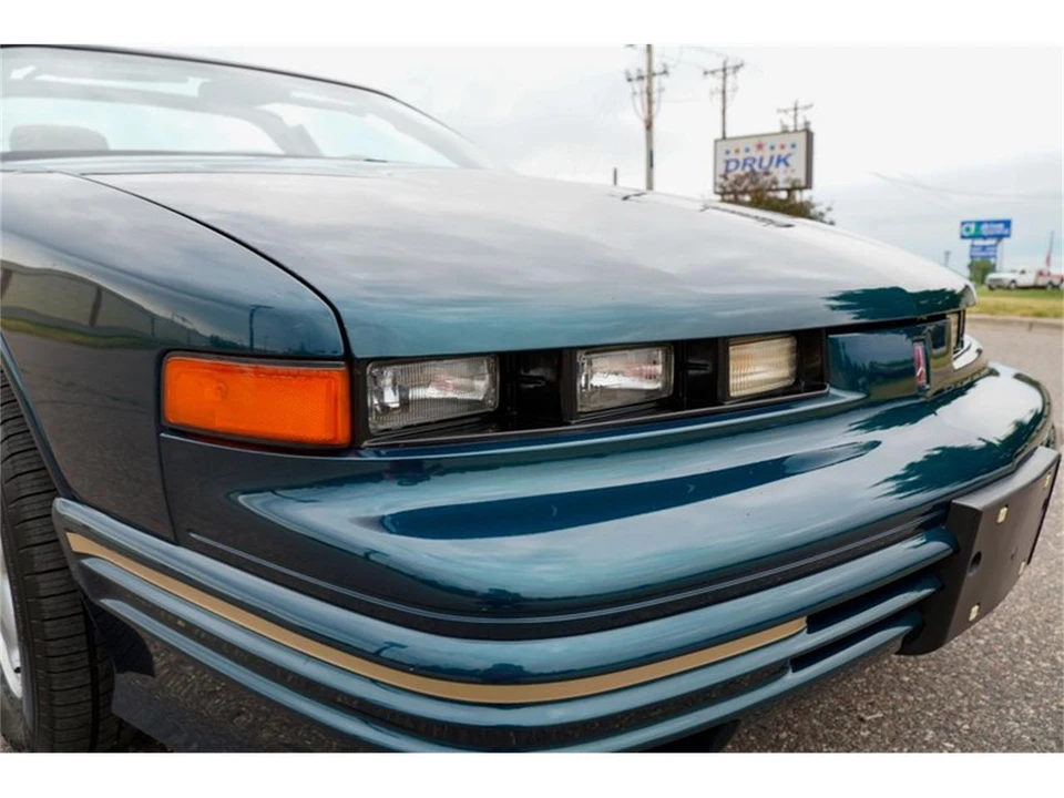 1995 Oldsmobile Cutlass Supreme - Image 27 of 31
