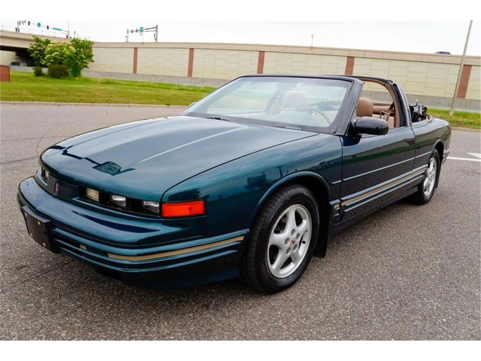 1995 Oldsmobile Cutlass Supreme - Image 8 of 31