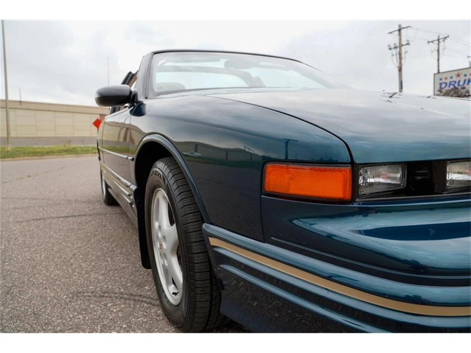 1995 Oldsmobile Cutlass Supreme - Image 28 of 31