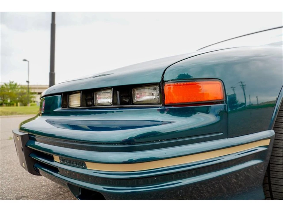 1995 Oldsmobile Cutlass Supreme - Image 23 of 31