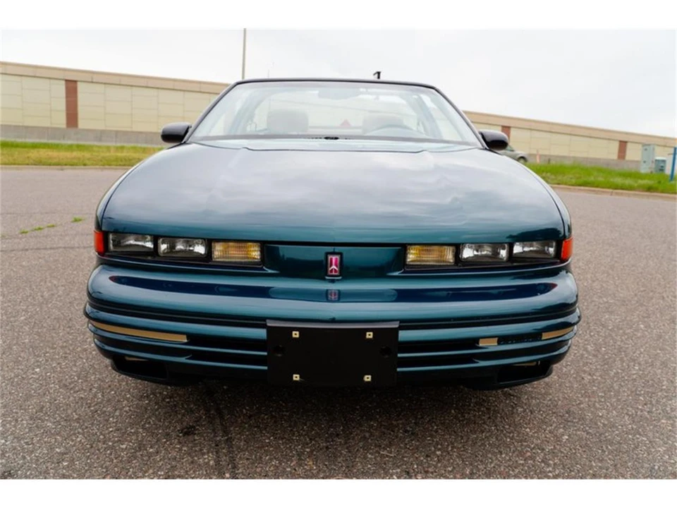 1995 Oldsmobile Cutlass Supreme - Image 9 of 31