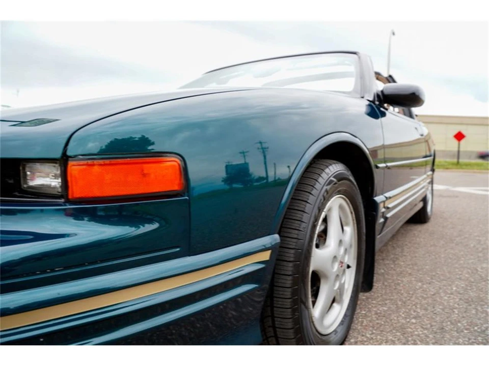 1995 Oldsmobile Cutlass Supreme - Image 24 of 31