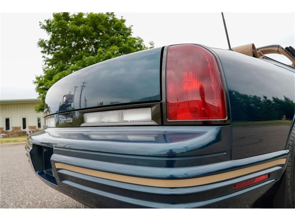 1995 Oldsmobile Cutlass Supreme - Image 30 of 31