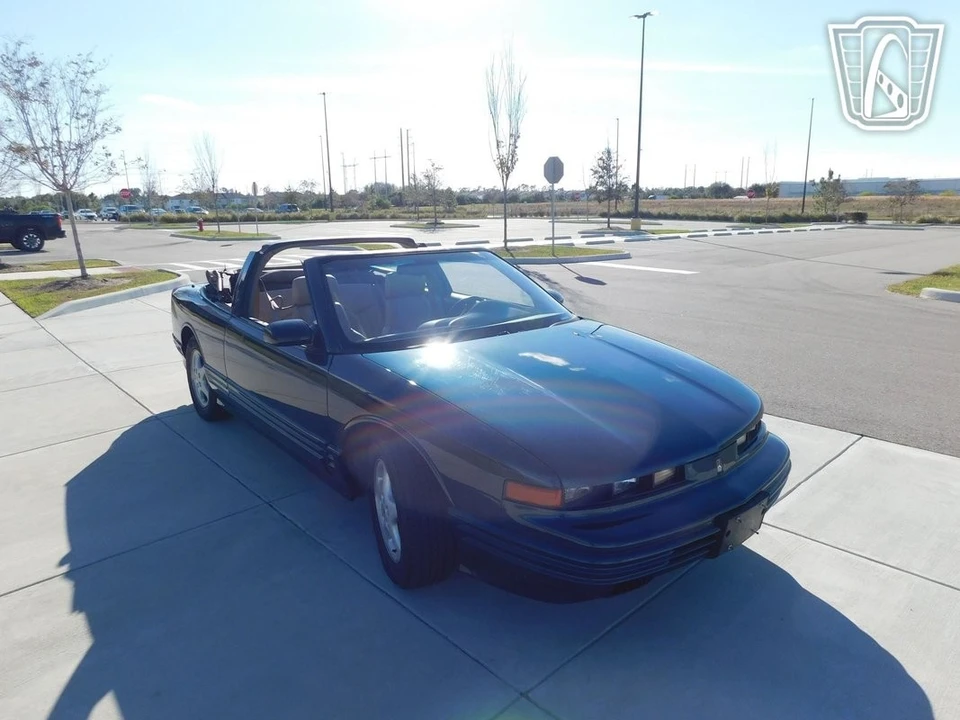 1995 Oldsmobile Cutlass Supreme - Image 9 of 12