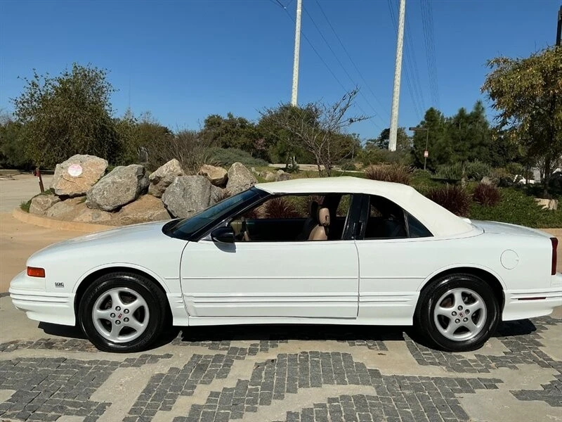 1995 Oldsmobile Cutlass Supreme - Image 6 of 21