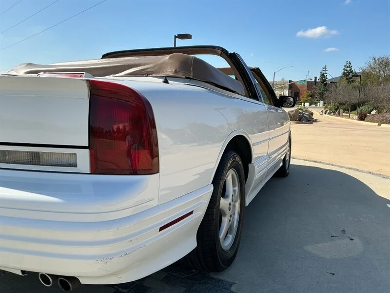 1995 Oldsmobile Cutlass Supreme - Image 13 of 21