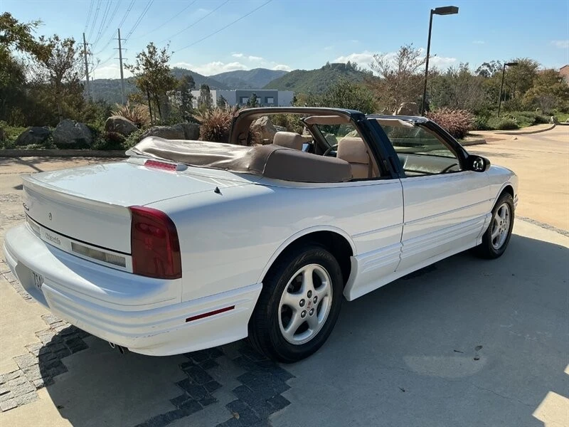 1995 Oldsmobile Cutlass Supreme - Image 12 of 21