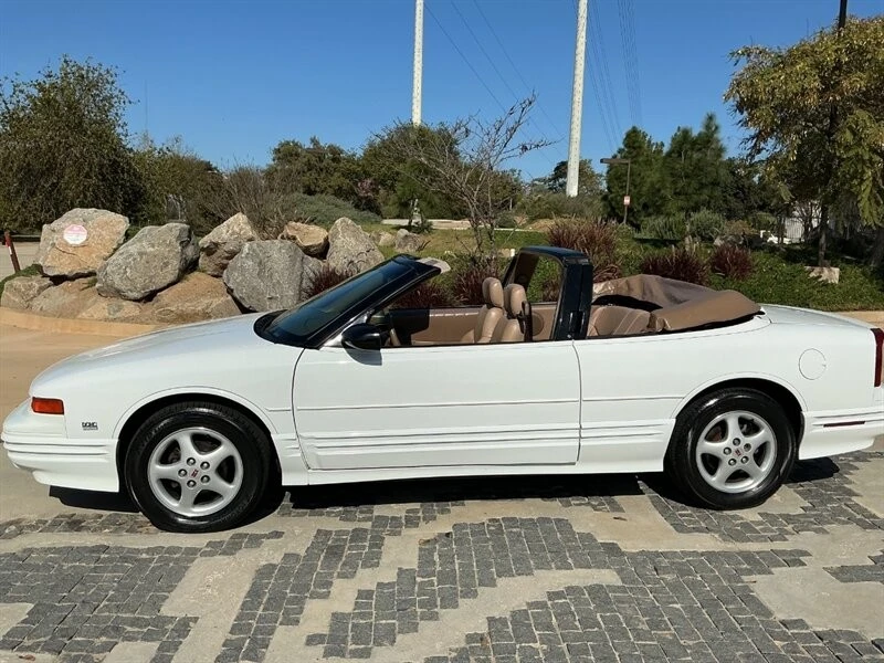1995 Oldsmobile Cutlass Supreme - Image 5 of 21