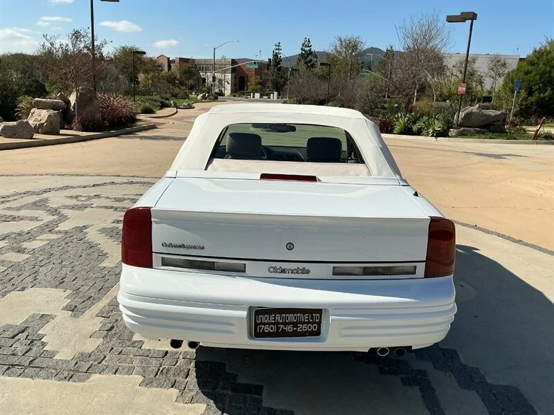 1995 Oldsmobile Cutlass Supreme - Image 17 of 21