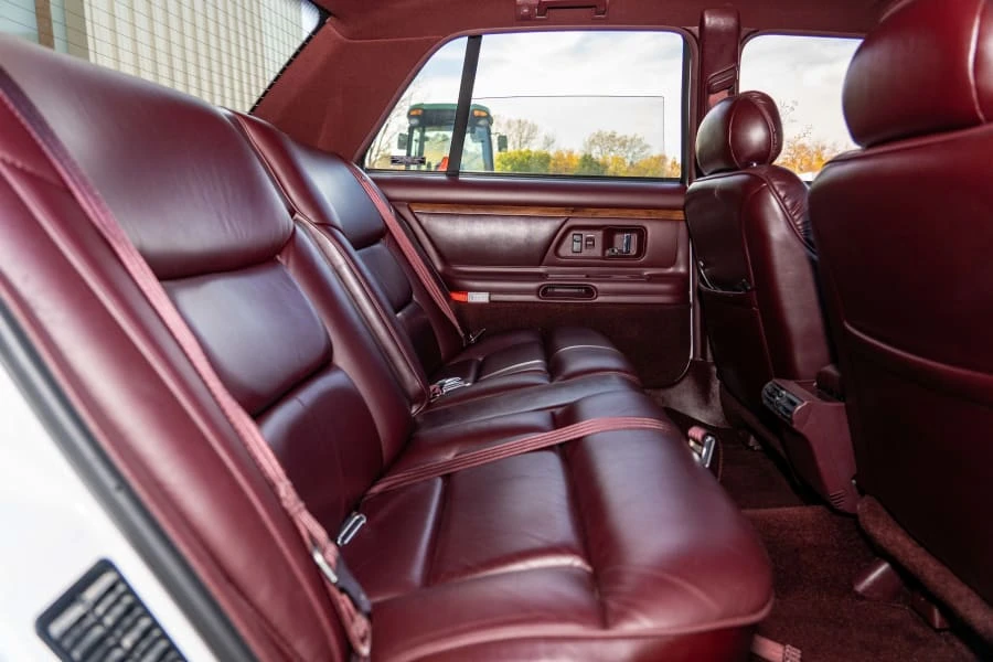 1995 Oldsmobile 98 - Image 16 of 24