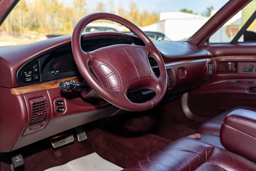 1995 Oldsmobile 98 - Image 14 of 24