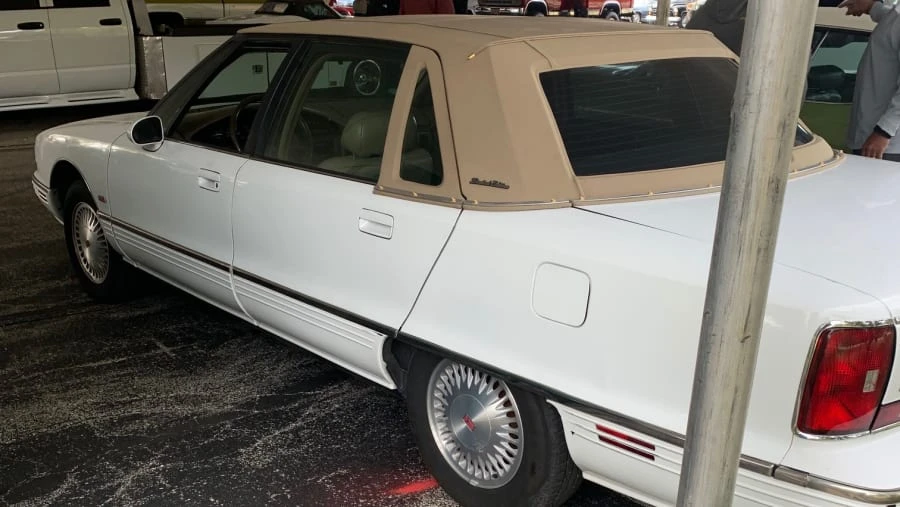 1995 Oldsmobile 98 - Image 2 of 5