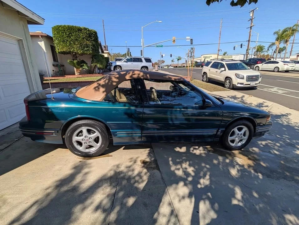 1995 Oldsmobile Cutlass Supreme - Image 5 of 8
