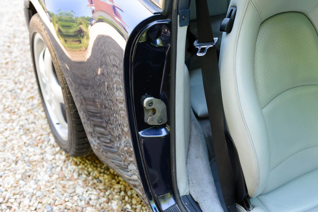 1995 Porsche 993 Carrera - Image 29 of 31