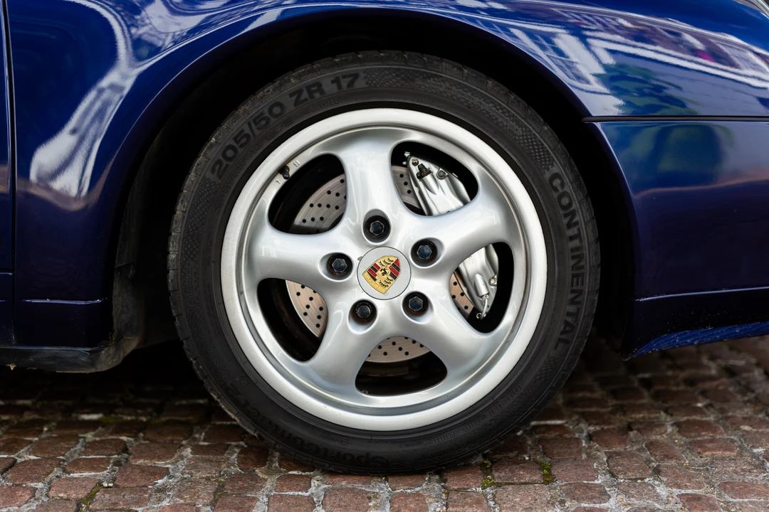 1995 Porsche 993 Carrera 4 - Image 13 of 31
