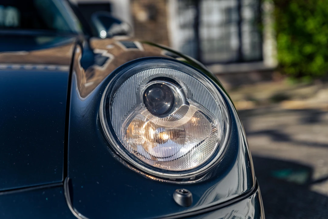 1995 Porsche 993 Carrera 4 - Image 25 of 31