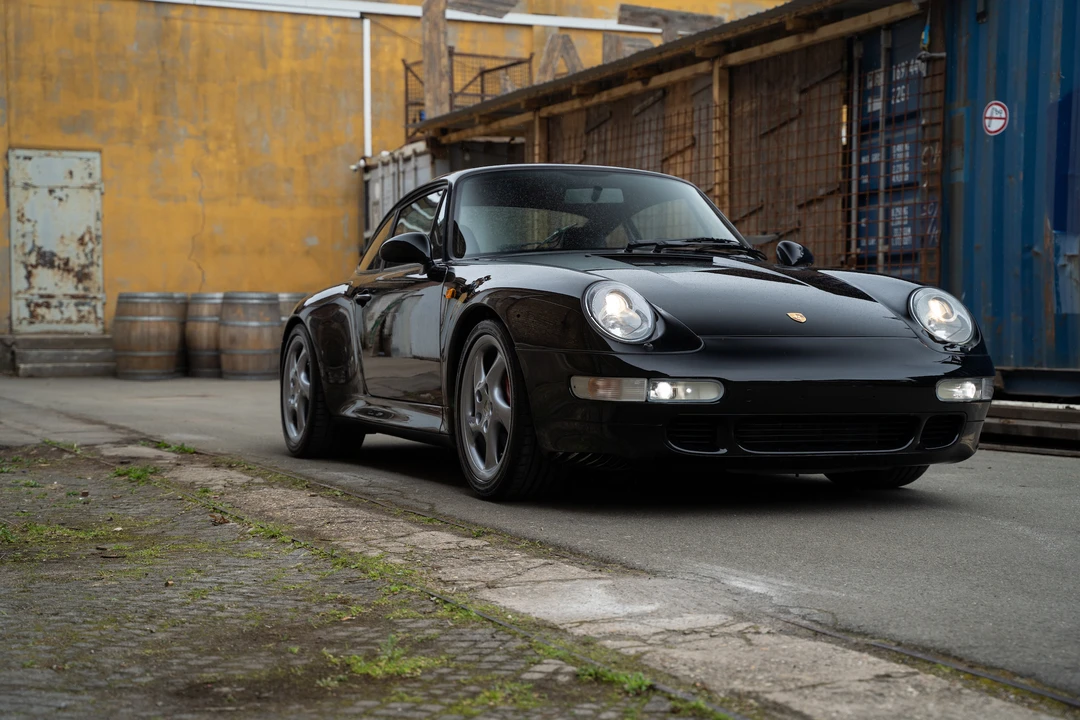 1995 Porsche 993 Carrera 4S - Image 12 of 31