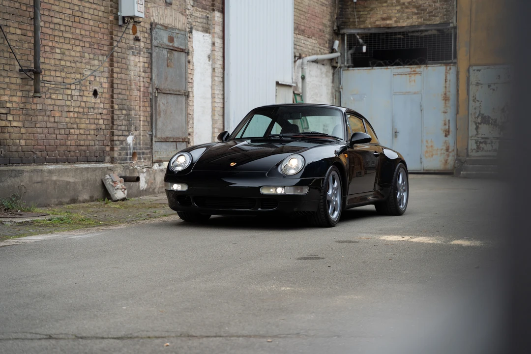 1995 Porsche 993 Carrera 4S - Image 10 of 31