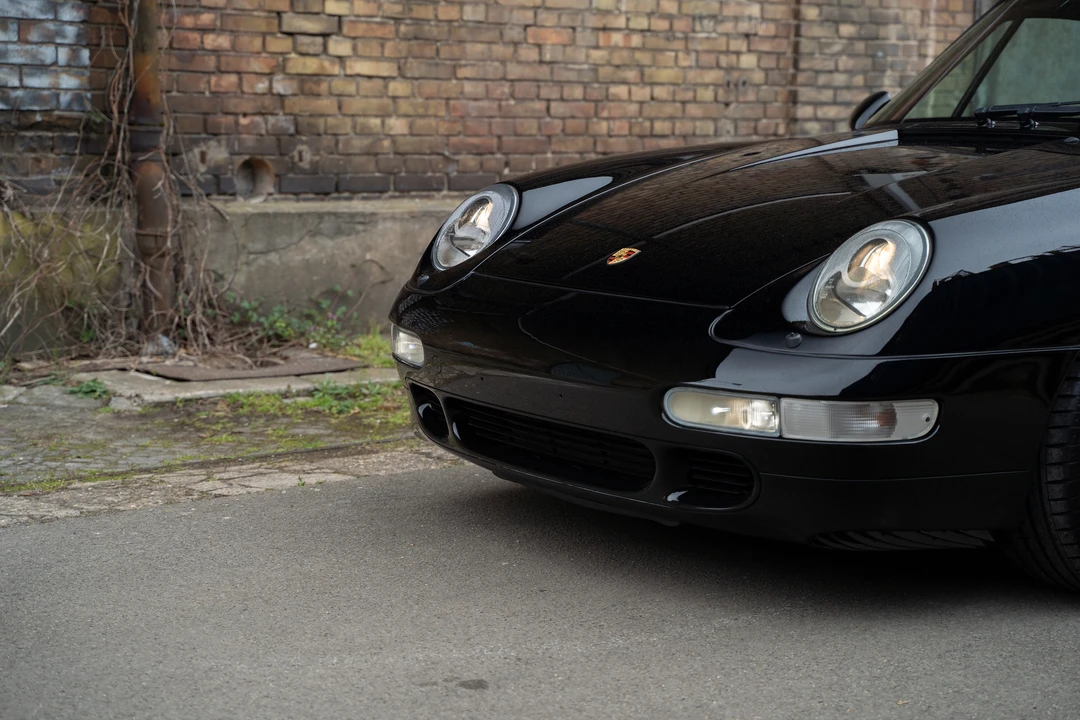 1995 Porsche 993 Carrera 4S - Image 25 of 31