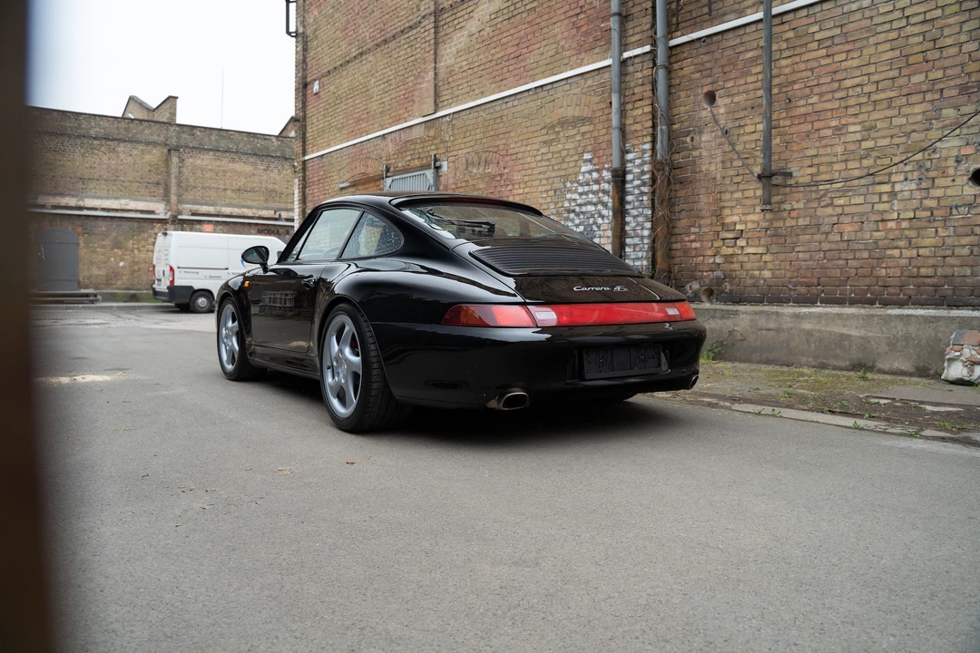 1995 Porsche 993 Carrera 4S - Image 16 of 31