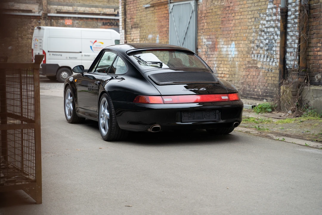 1995 Porsche 993 Carrera 4S - Image 8 of 31