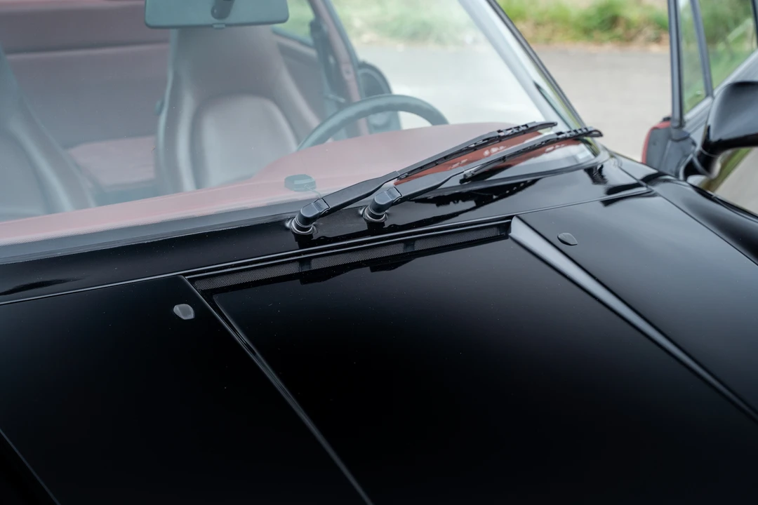 1995 Porsche 993 Carrera 4S - Image 29 of 31
