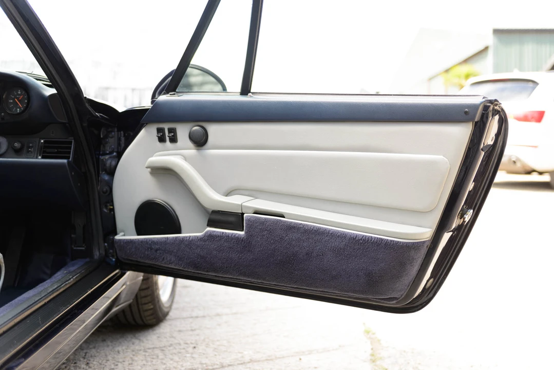 1995 Porsche 993 Carrera - Image 14 of 31