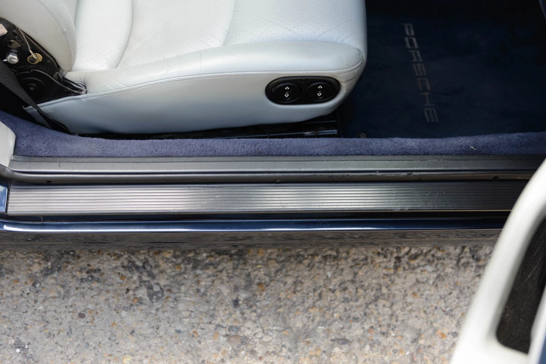 1995 Porsche 993 Carrera - Image 22 of 31