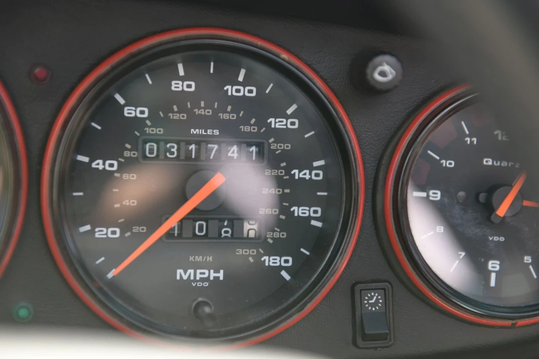 1995 Porsche 993 Carrera 4 - Image 11 of 22
