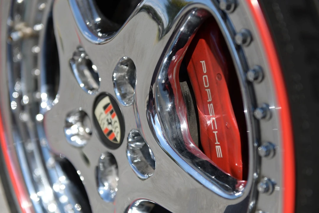 1995 Porsche 993 Carrera 4 - Image 10 of 22