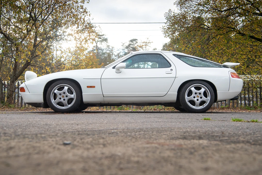 1995 Porsche 928 GTS - Image 9 of 31