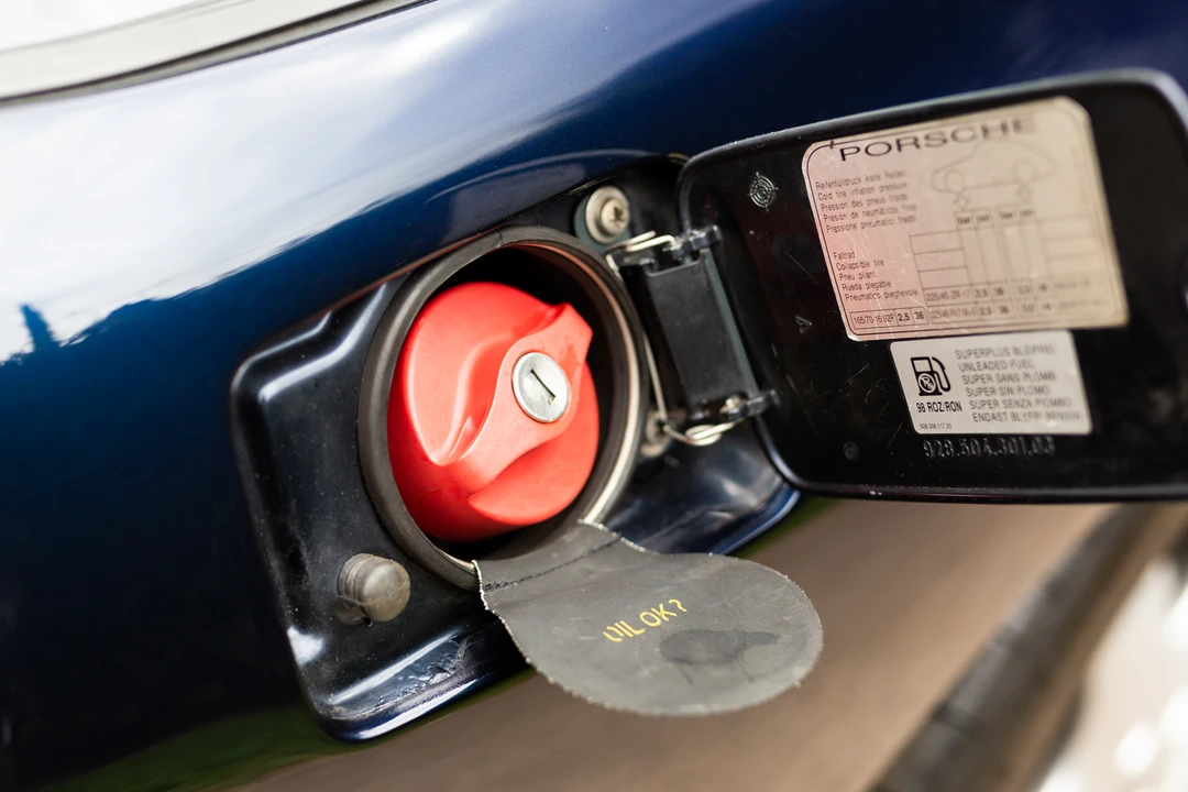 1995 Porsche 928 GTS - Image 12 of 31