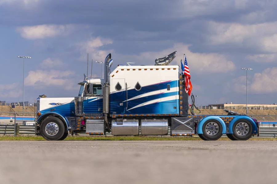 1995 Peterbilt 379 - Image 7 of 31