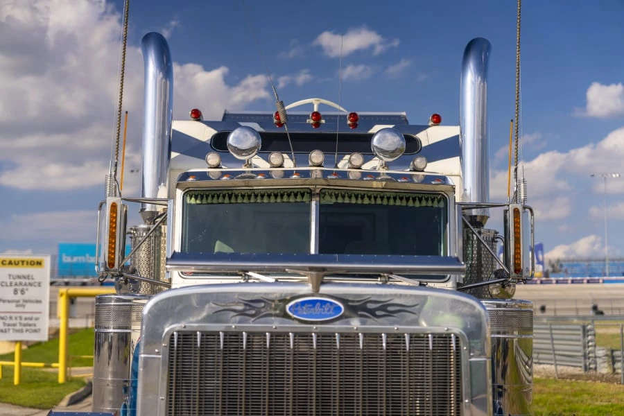 1995 Peterbilt 379 - Image 21 of 31
